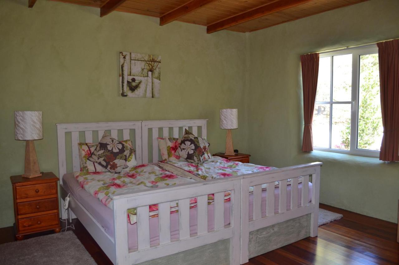 Whispering Spirit Holiday Cottages & Mini Ponies Franklin Extérieur photo